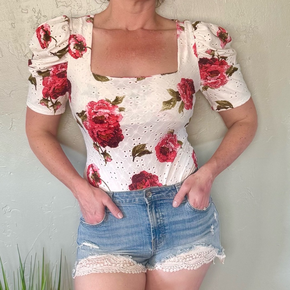 Yoyo 5 Square Neck Puff Sleeve Eyelet White & Rose Floral Bodysuit